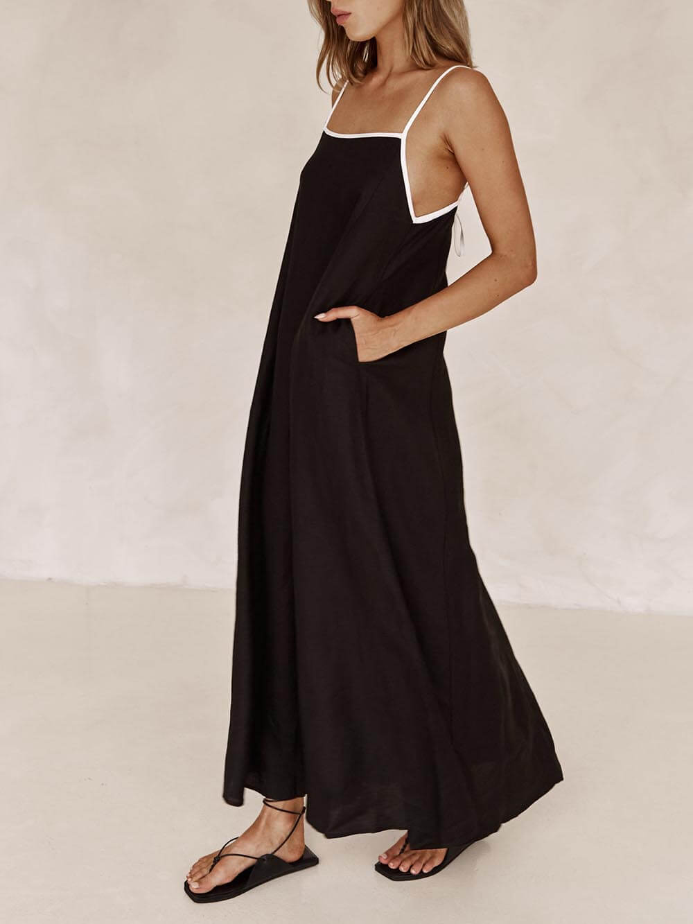 Contrasting Suspender Dress with A-line Summer Style