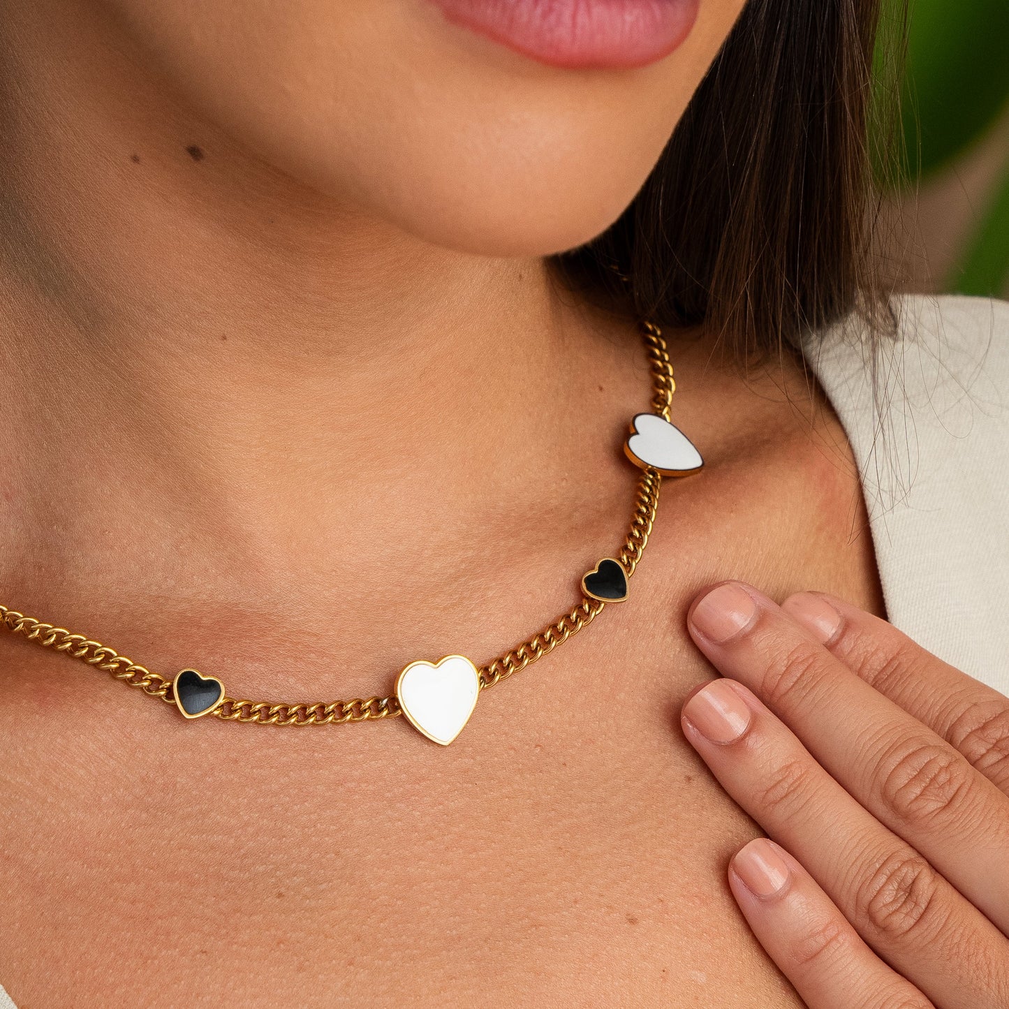 Monochrome Herzkette - Gold