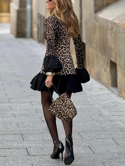 Schickes Minikleid mit Rüschen und kräftigem Leopardenmuster
